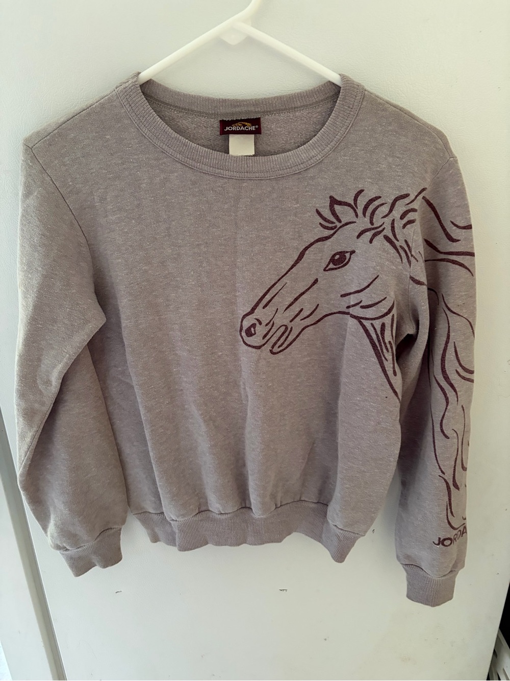 VINTAGE JORDACHE Light Gray Crewneck with Maroon Horse Graphic 1980s